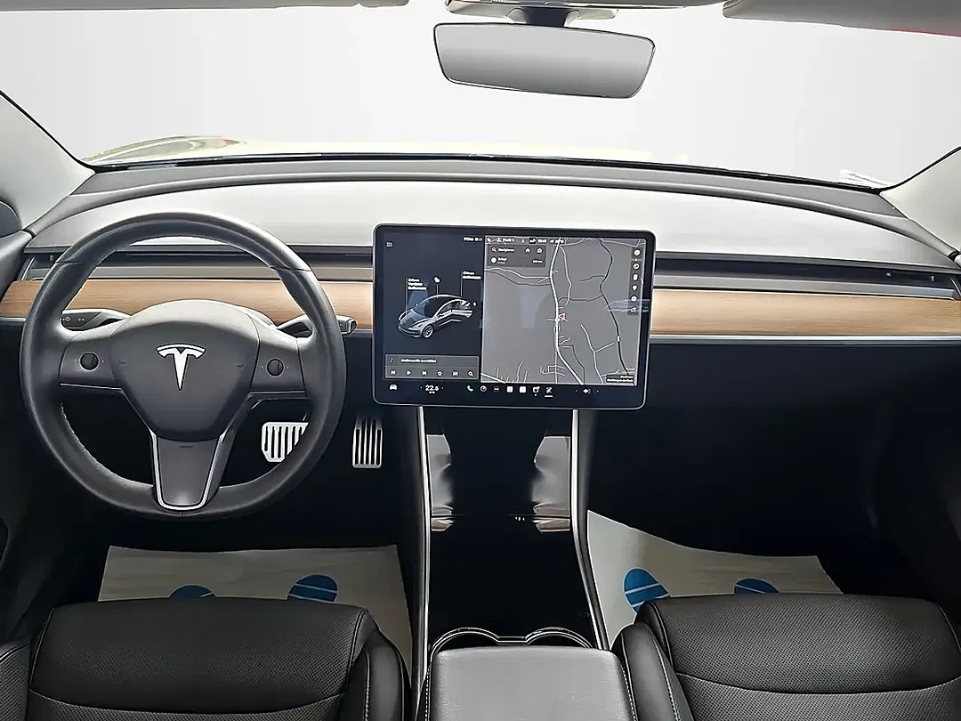 Tesla Model 3 AWD - Thumbnail 9