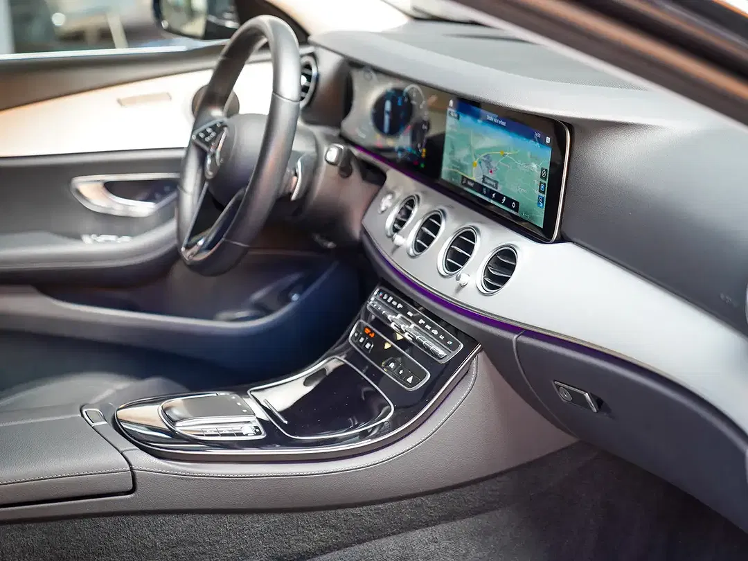 Mercedes-Benz E 220 Avantgarde - Thumbnail 12