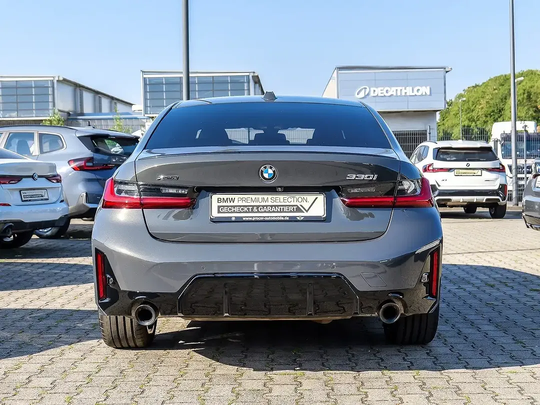 BMW 330 xDrive M Sport Pro - Thumbnail 11