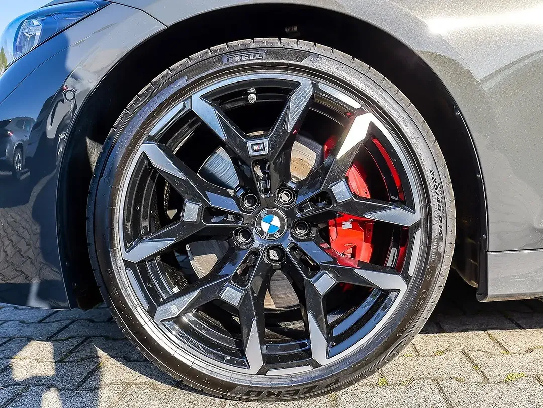 BMW 330 xDrive M Sport Pro - Thumbnail 4