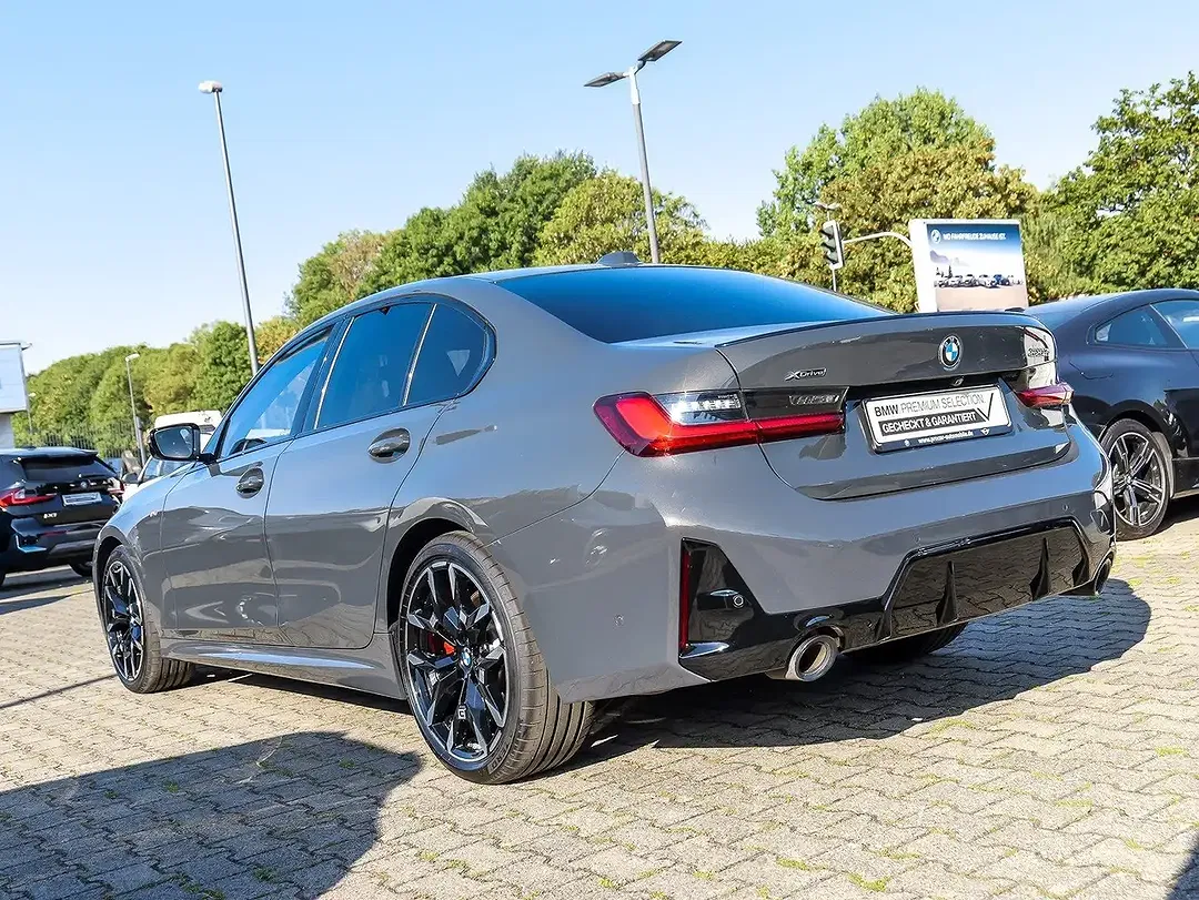 BMW 330 xDrive M Sport Pro - Thumbnail 7