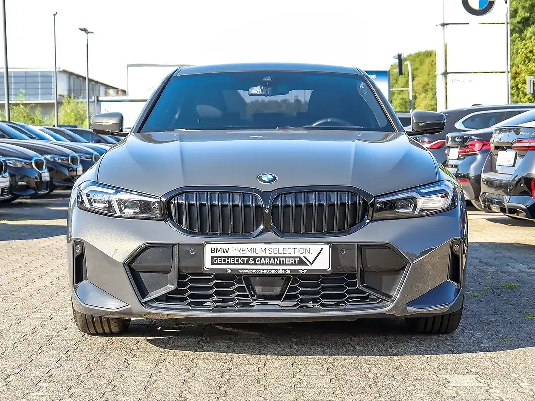 BMW 330 xDrive M Sport Pro - Thumbnail 8
