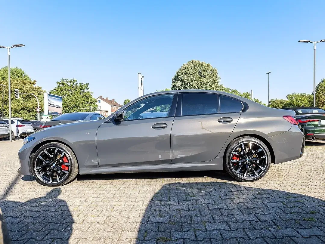 BMW 330 xDrive M Sport Pro - Thumbnail 9