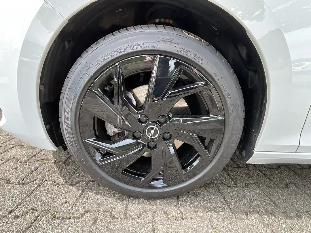 Opel Astra 1.2 Turbo GS - Thumbnail 10