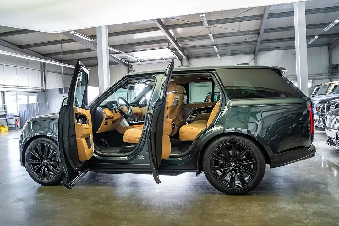 Land Rover Range Rover P550e Autobiography - Thumbnail 5