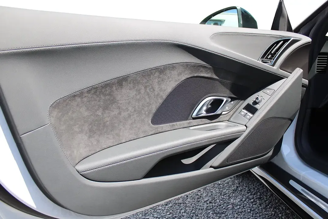 Audi R8 V10 - Thumbnail 22