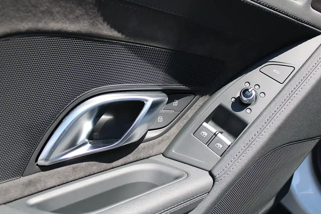 Audi R8 V10 - Thumbnail 23