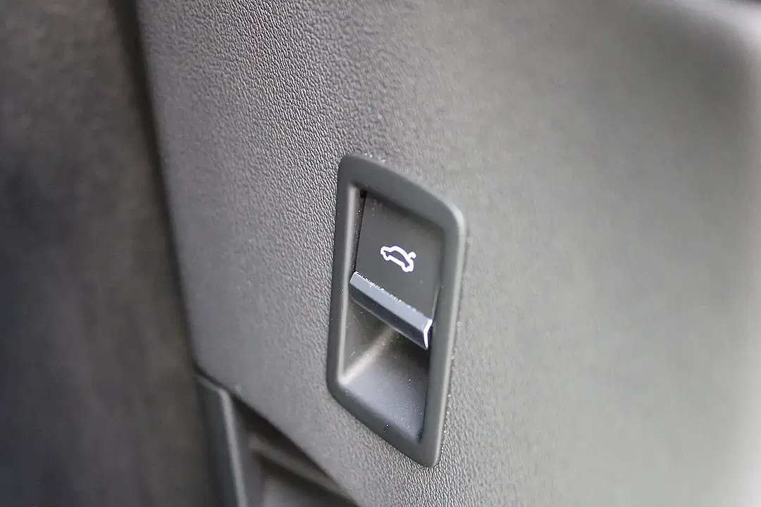 Audi R8 V10 - Thumbnail 30
