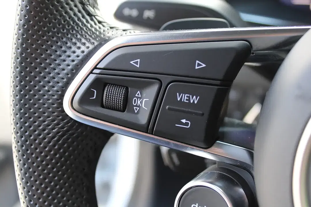 Audi R8 V10 - Thumbnail 33