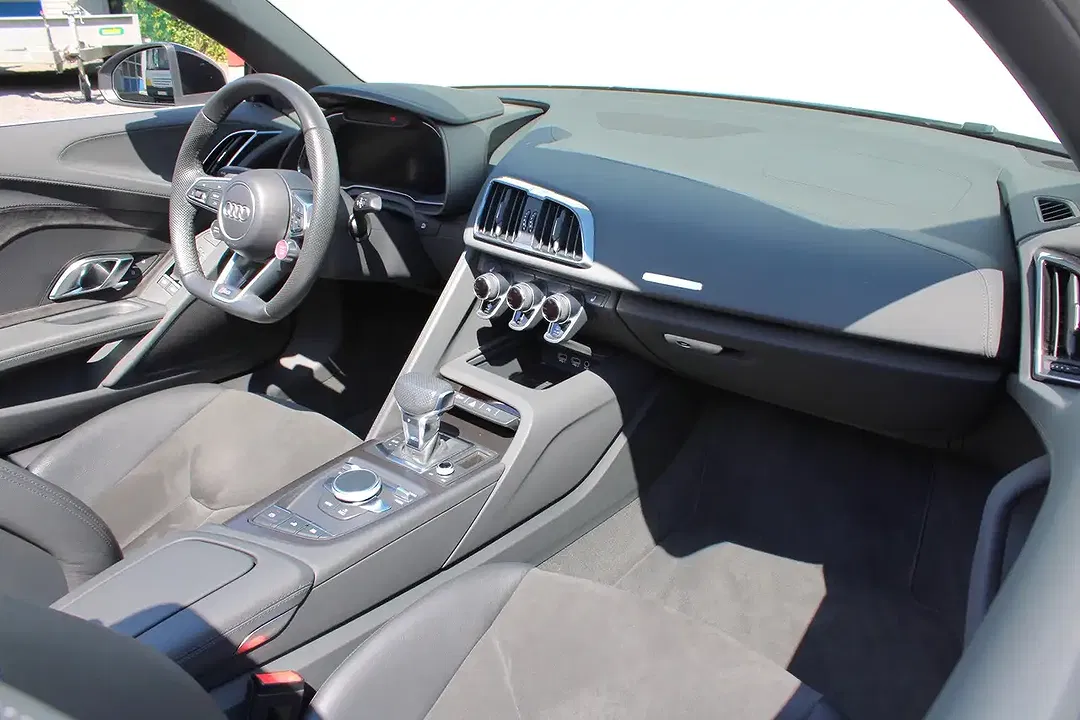 Audi R8 V10 - Thumbnail 47