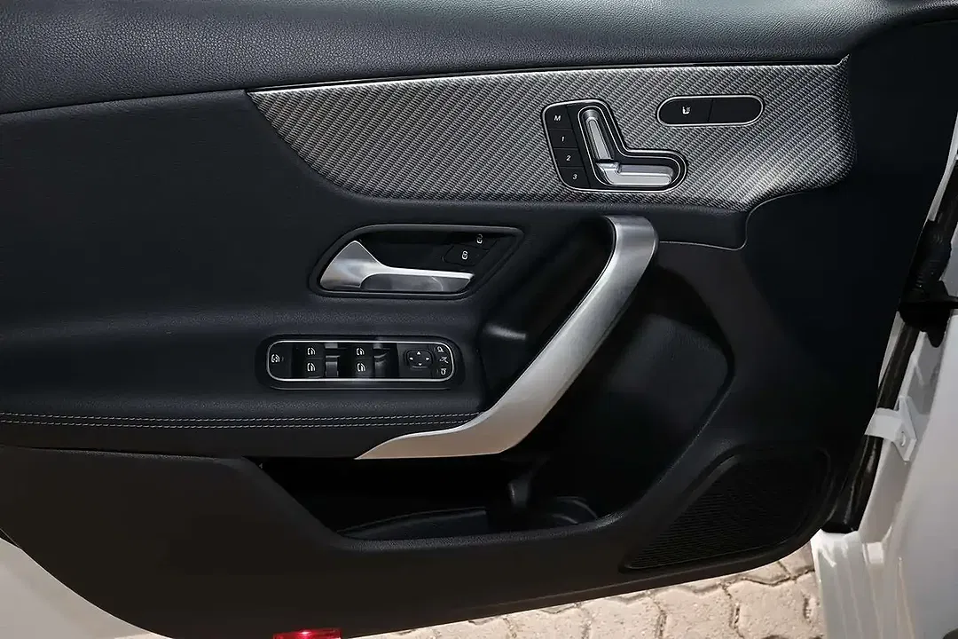 Mercedes-Benz A 200 - Thumbnail 11