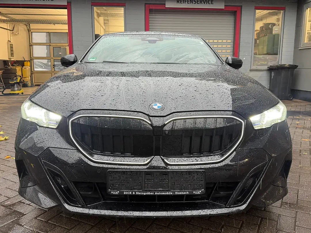 BMW 520 M Sport Pro - Thumbnail 2