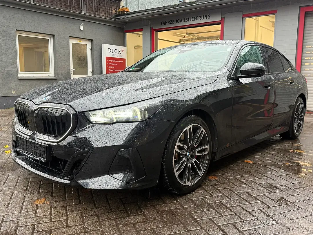 BMW 520 M Sport Pro - Thumbnail 3