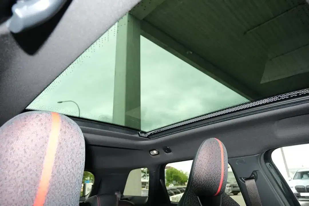 MINI Aceman E John Cooper Works - Thumbnail 12