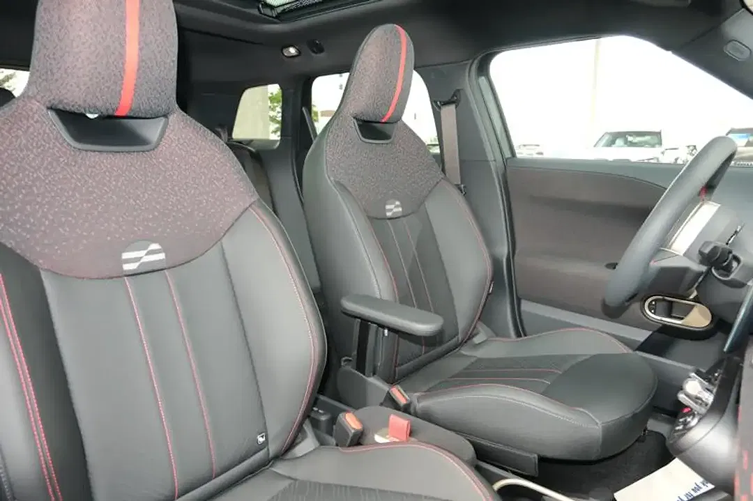MINI Aceman E John Cooper Works - Thumbnail 13