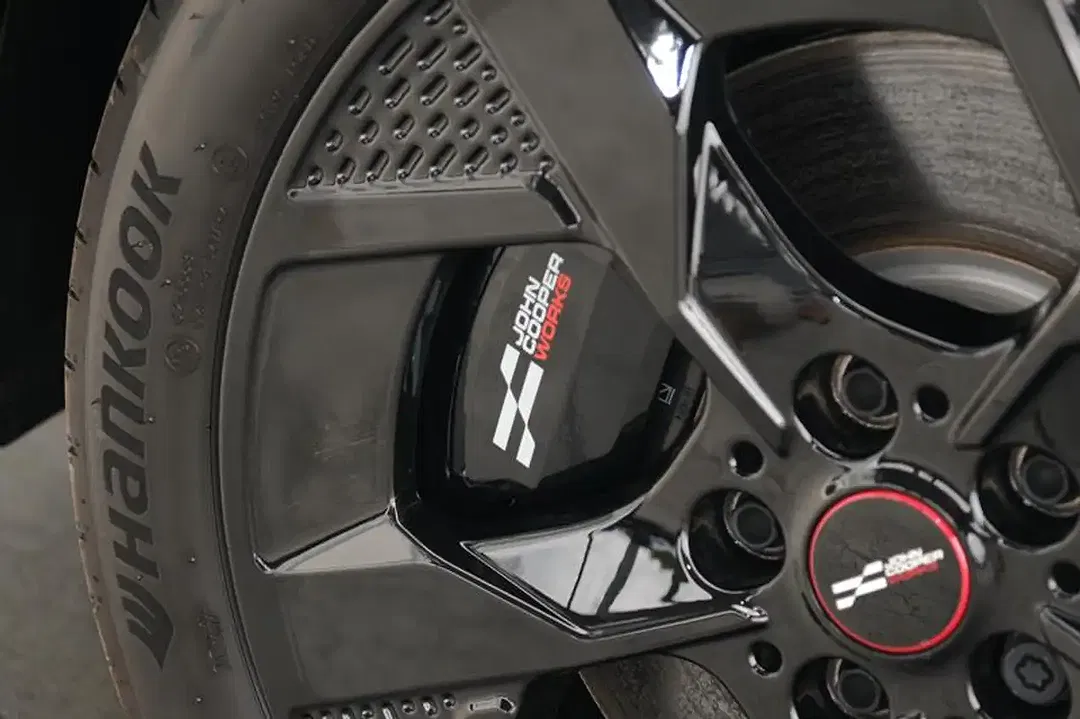 MINI Aceman E John Cooper Works - Thumbnail 9