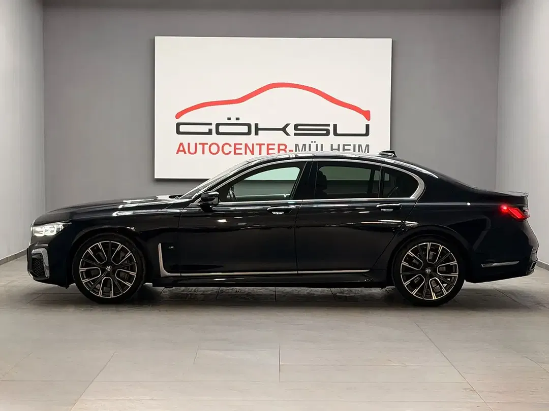BMW 740 xDrive M Sport - Thumbnail 3