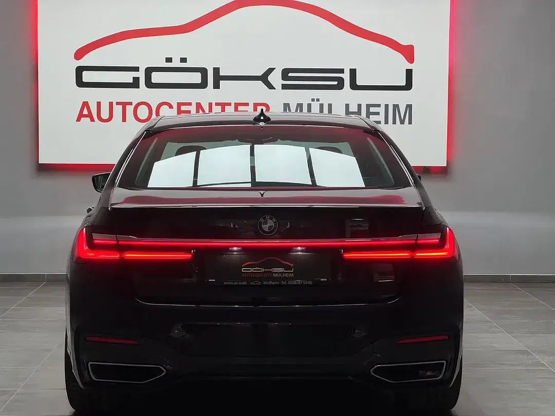 BMW 740 xDrive M Sport - Thumbnail 4