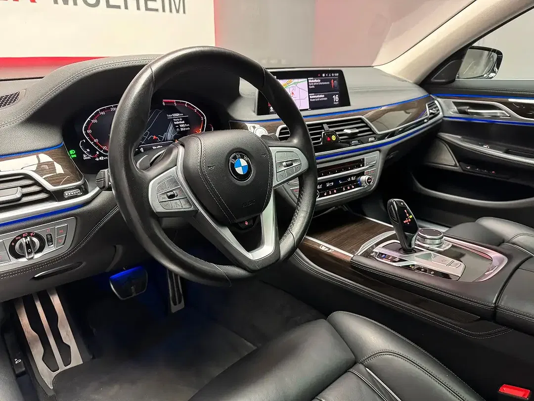 BMW 740 xDrive M Sport - Thumbnail 5