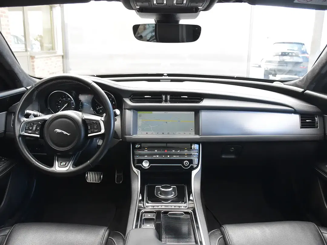 Jaguar XF 2.0 R-Sport - Thumbnail 15