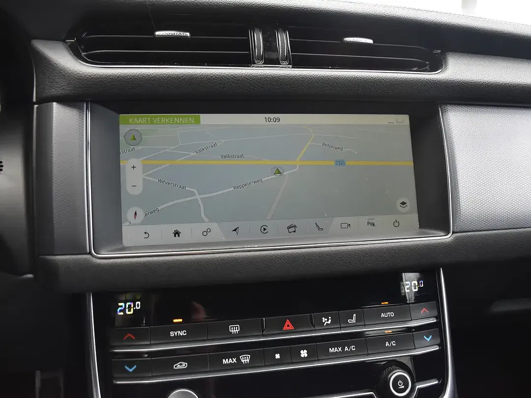 Jaguar XF 2.0 R-Sport - Thumbnail 25