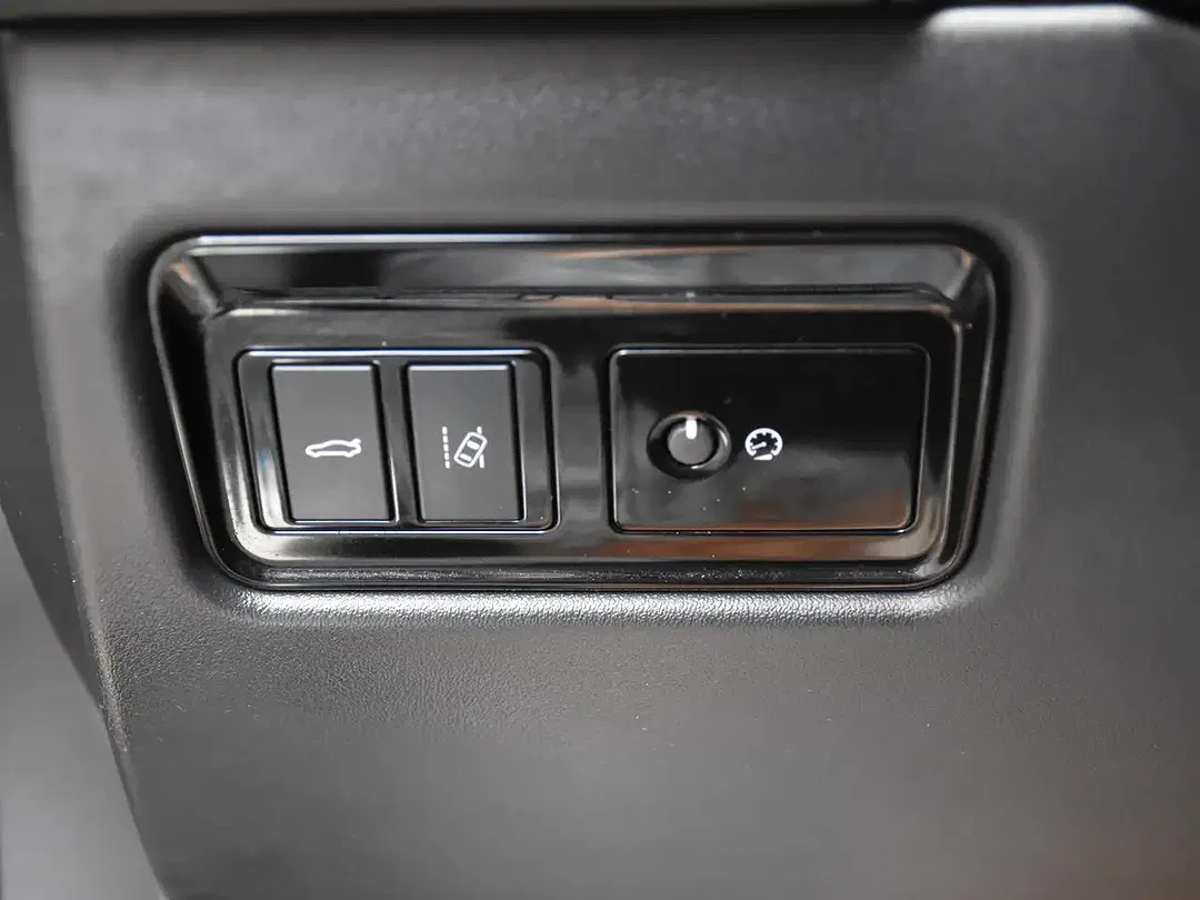 Jaguar XF 2.0 R-Sport - Thumbnail 37