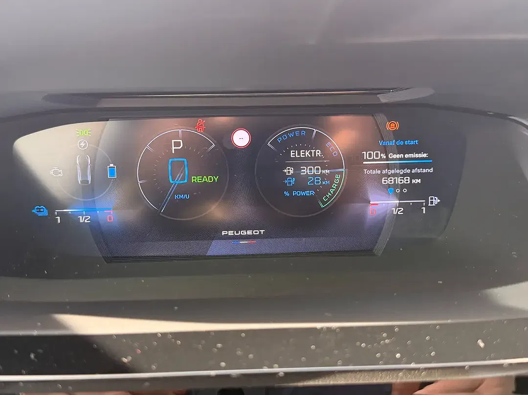 Peugeot 408 PHEV GT - Thumbnail 17