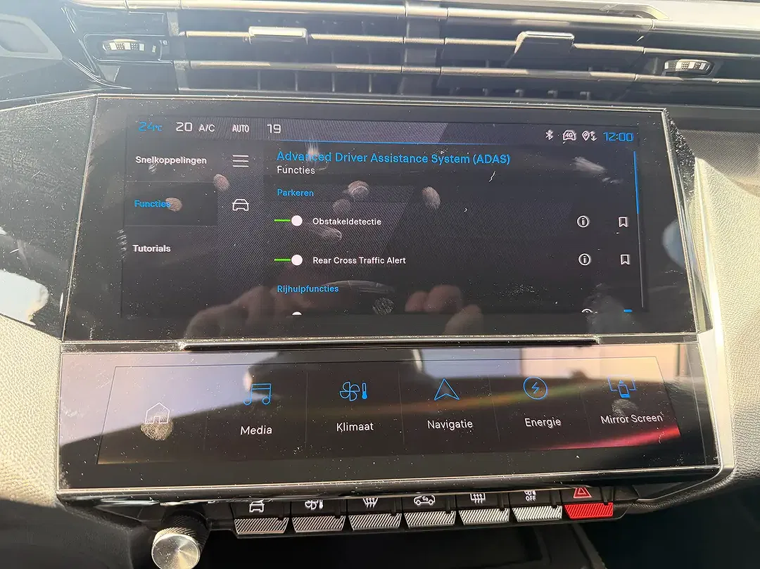 Peugeot 408 PHEV GT - Thumbnail 21