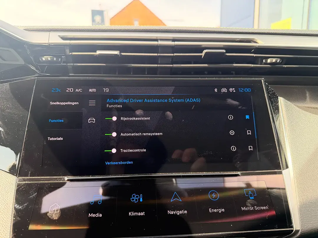 Peugeot 408 PHEV GT - Thumbnail 22