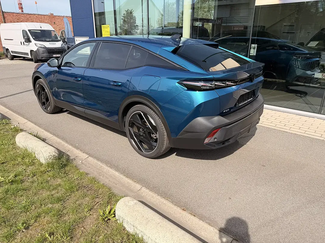 Peugeot 408 PHEV GT - Thumbnail 4