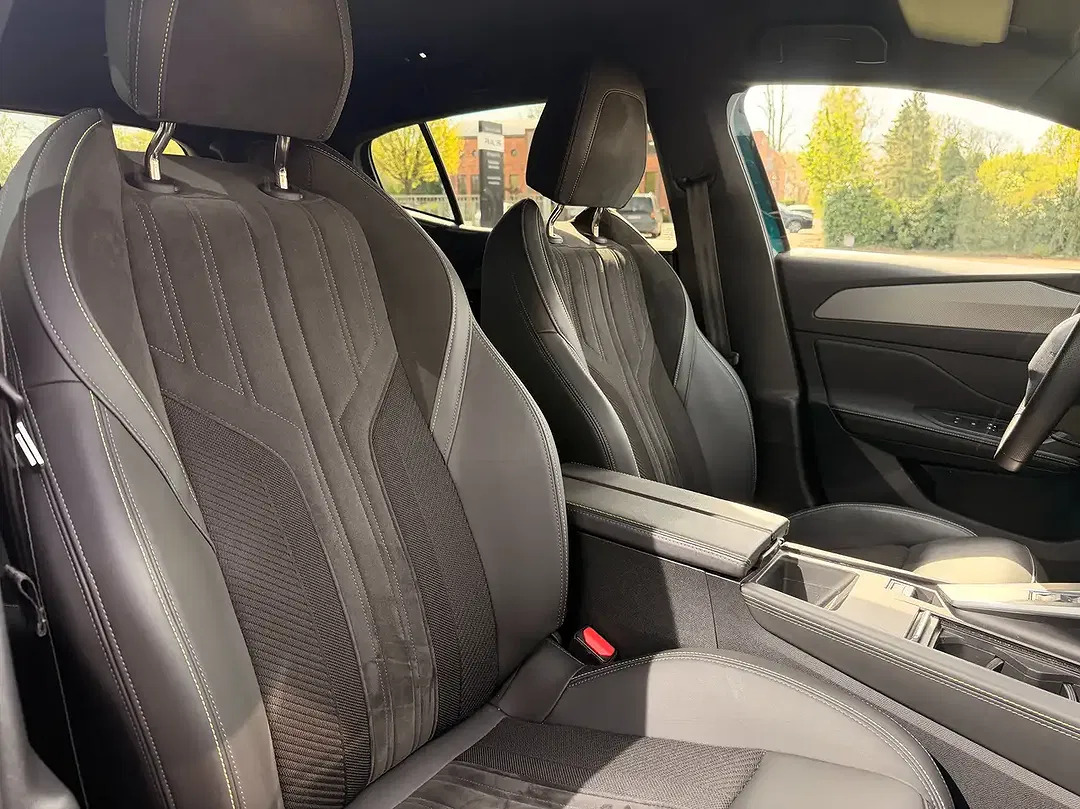 Peugeot 408 PHEV GT - Thumbnail 7