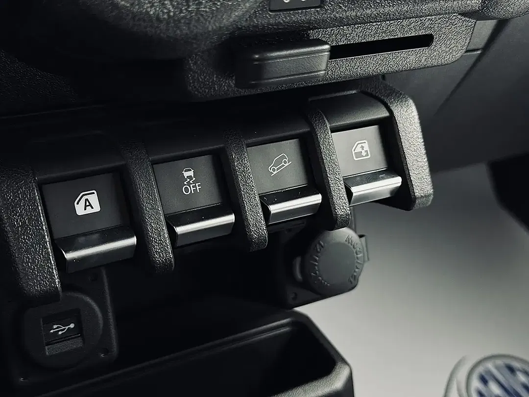 Suzuki Jimny 1.5 AllGrip - Thumbnail 18