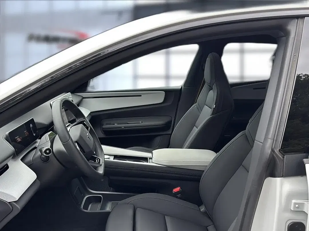 Polestar 4 Long Range - Thumbnail 9