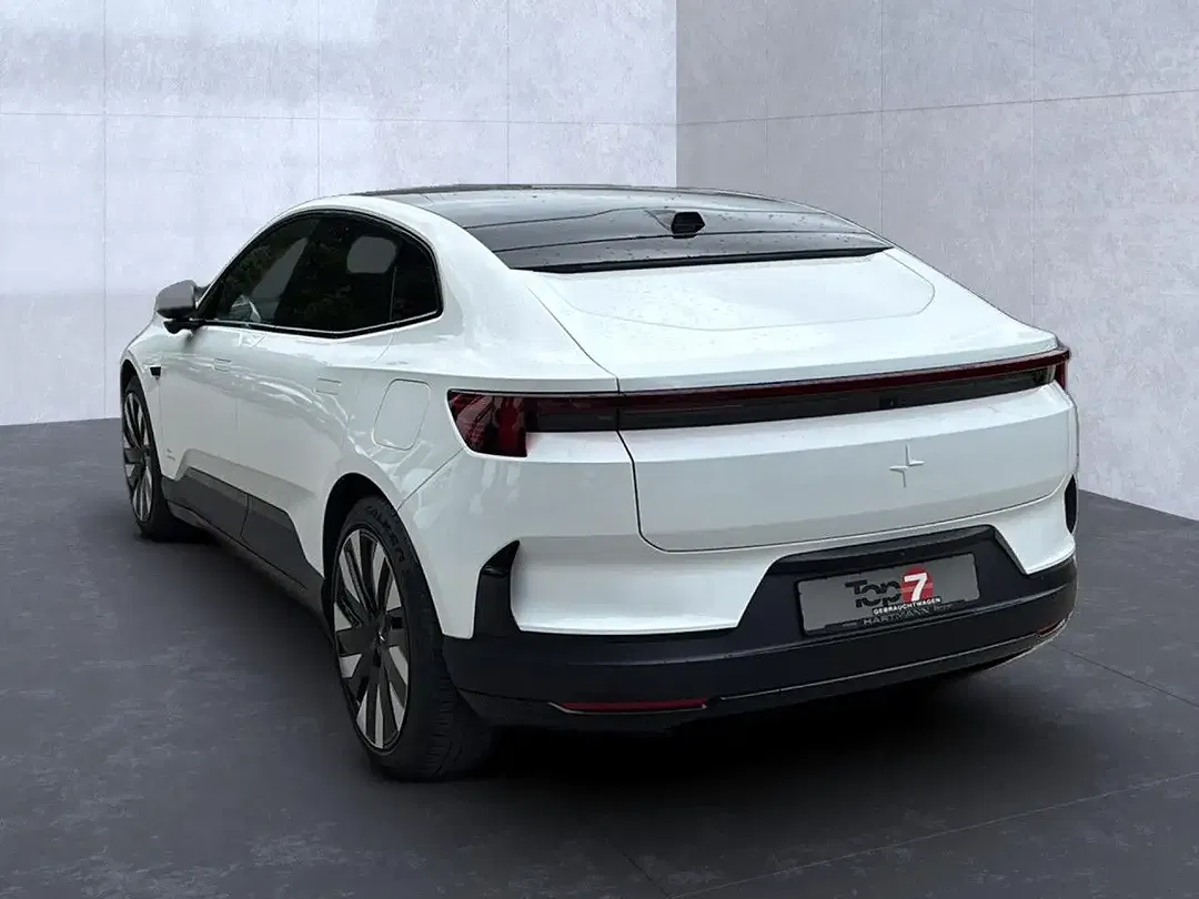Polestar 4 Long Range - Thumbnail 3