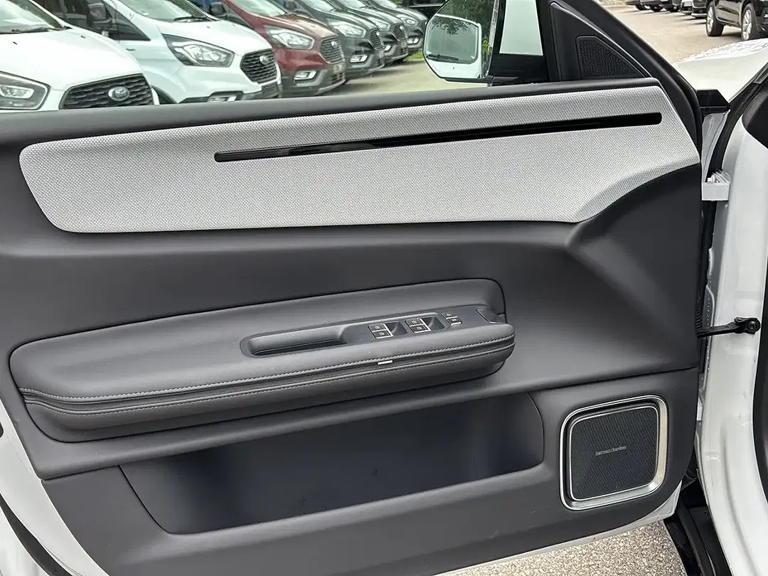 Polestar 4 Long Range - Thumbnail 8