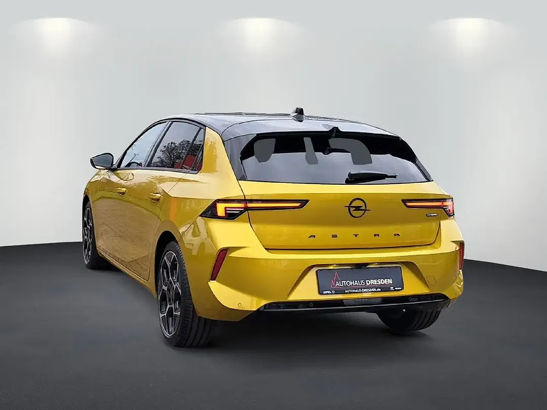 Opel Astra MHEV 1.2 Ultimate Matrix LED - Thumbnail 3
