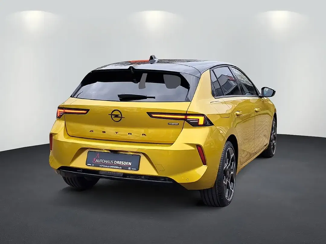 Opel Astra MHEV 1.2 Ultimate Matrix LED - Thumbnail 4