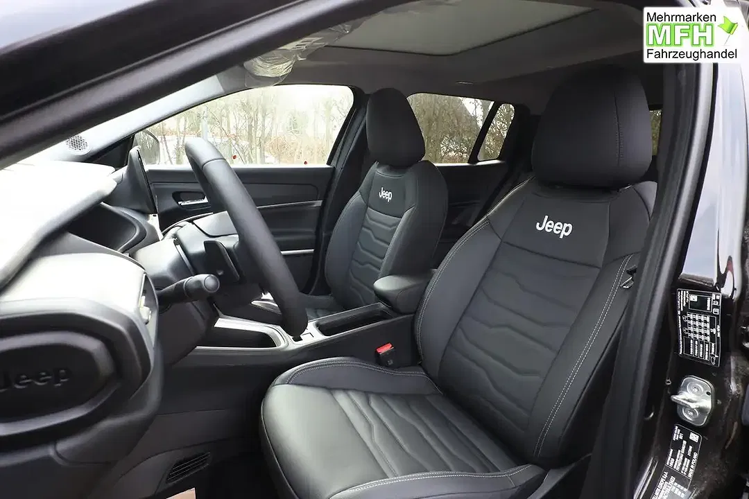 Jeep Avenger Hybrid Summit - Thumbnail 5