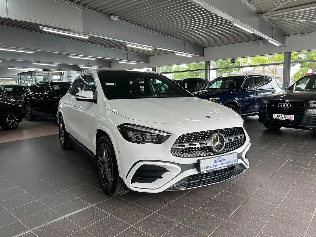 Mercedes-Benz GLA 220 4MATIC AMG Line - Thumbnail 4