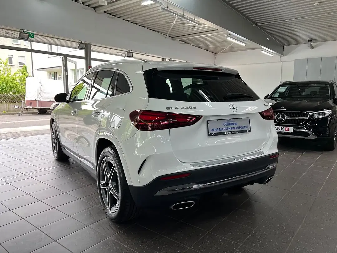 Mercedes-Benz GLA 220 4MATIC AMG Line - Thumbnail 7