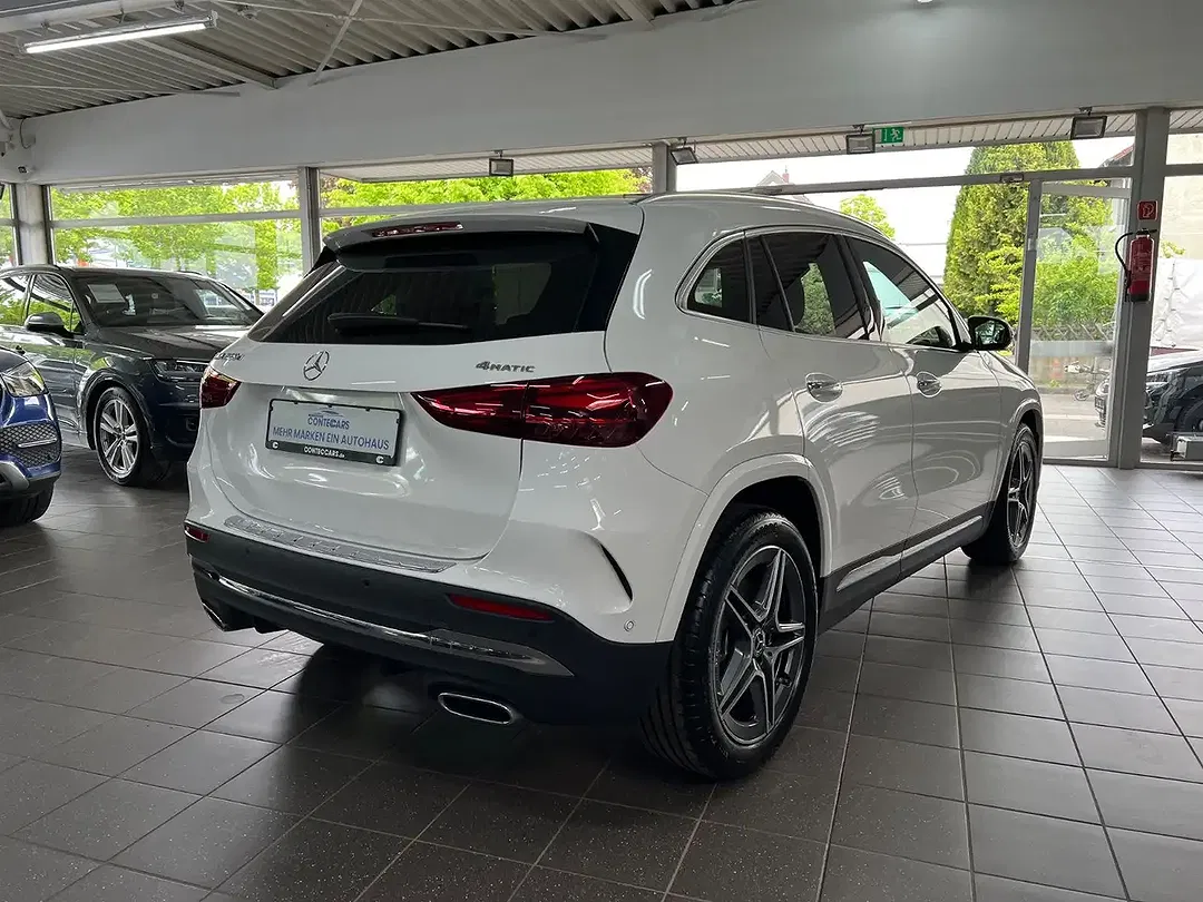 Mercedes-Benz GLA 220 4MATIC AMG Line - Thumbnail 8