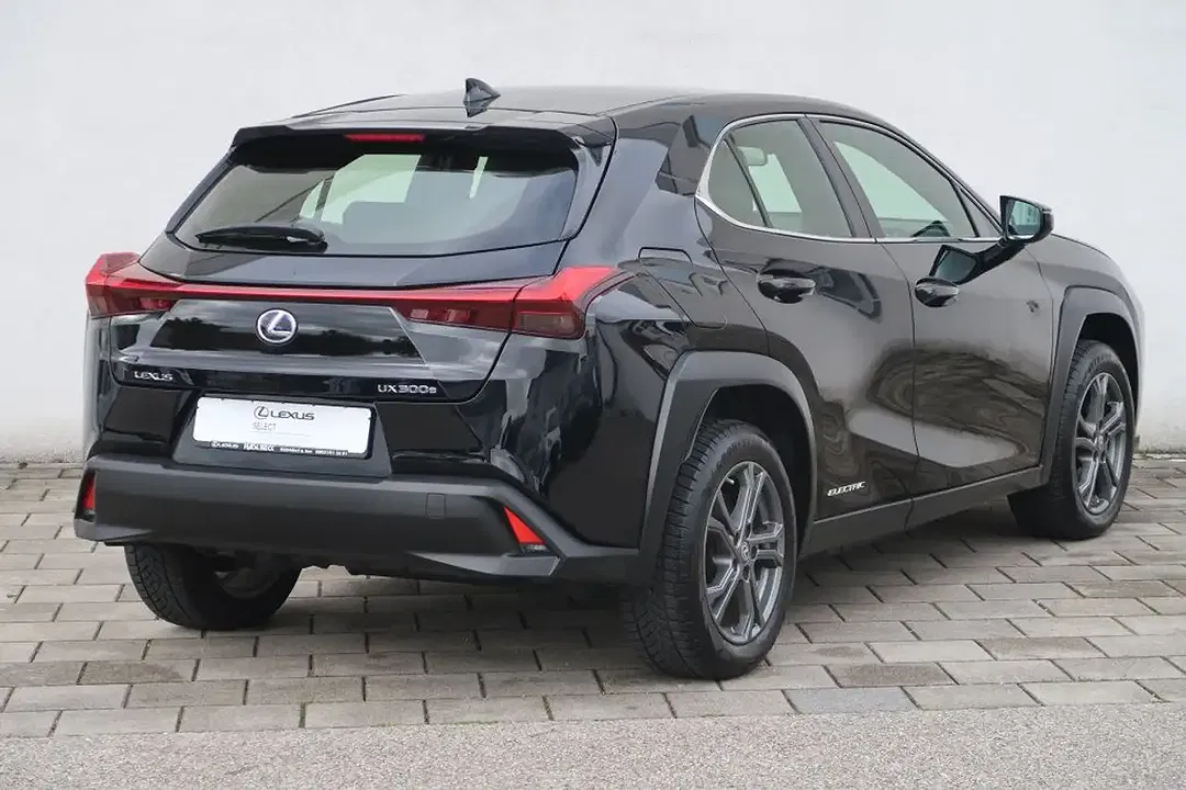Lexus UX 300e - Thumbnail 4