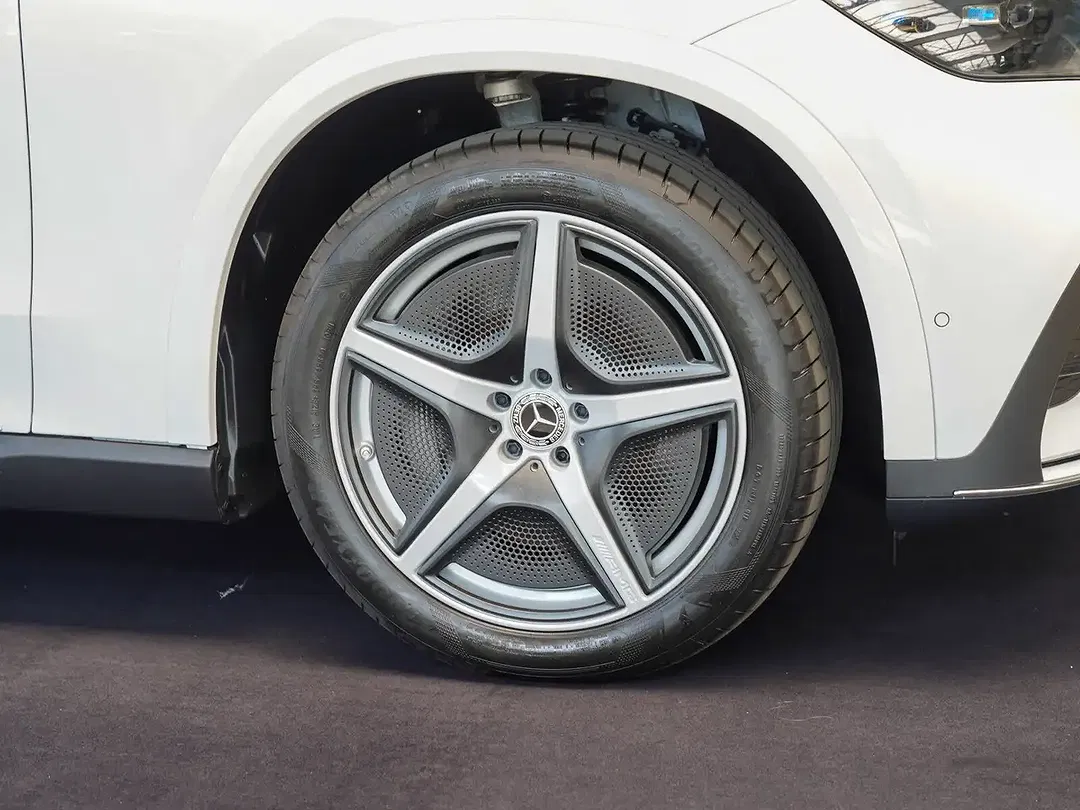 Mercedes-Benz EQE 350 AMG Line Edition - Thumbnail 2