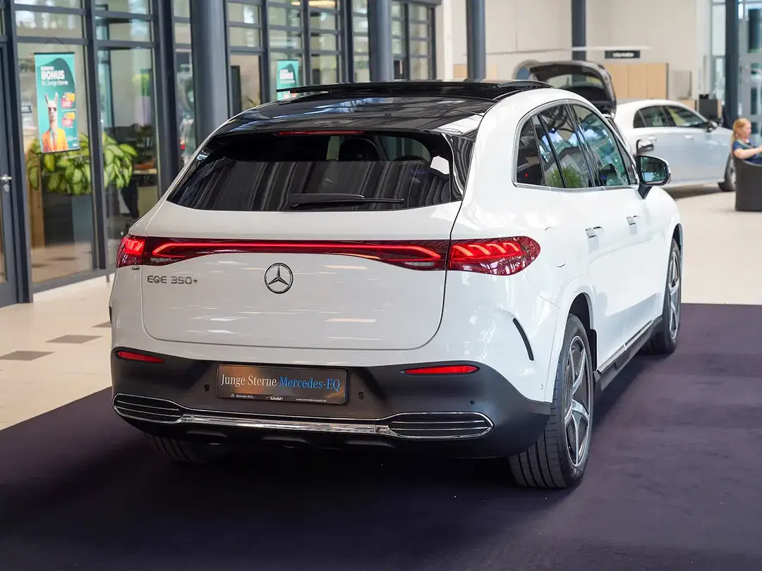 Mercedes-Benz EQE 350 AMG Line Edition - Thumbnail 4
