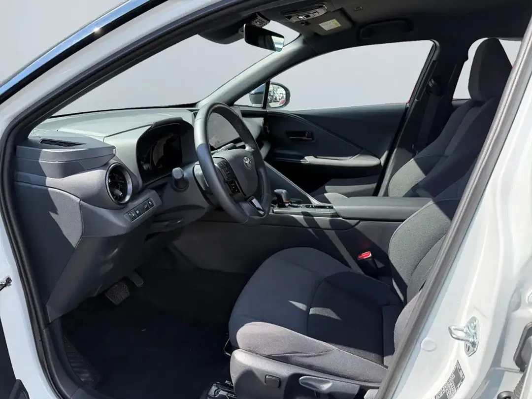 Toyota C-HR Hybrid Teamplayer - Thumbnail 7