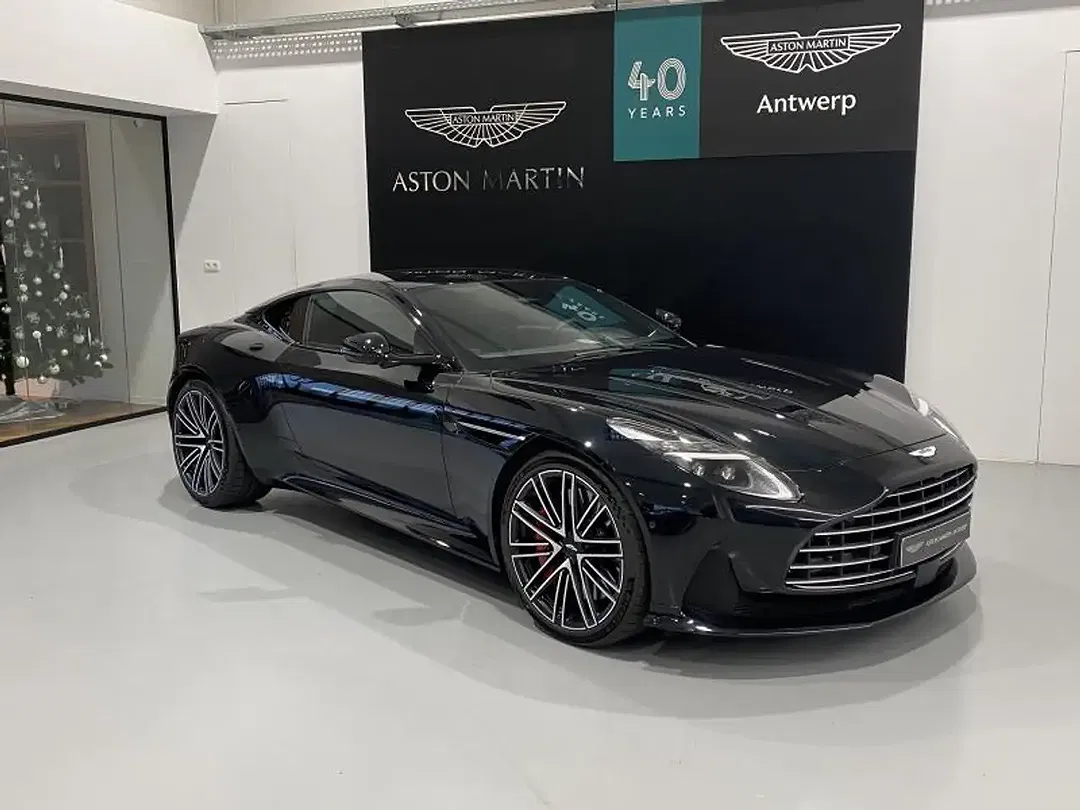 Aston Martin DB12 - foto 1