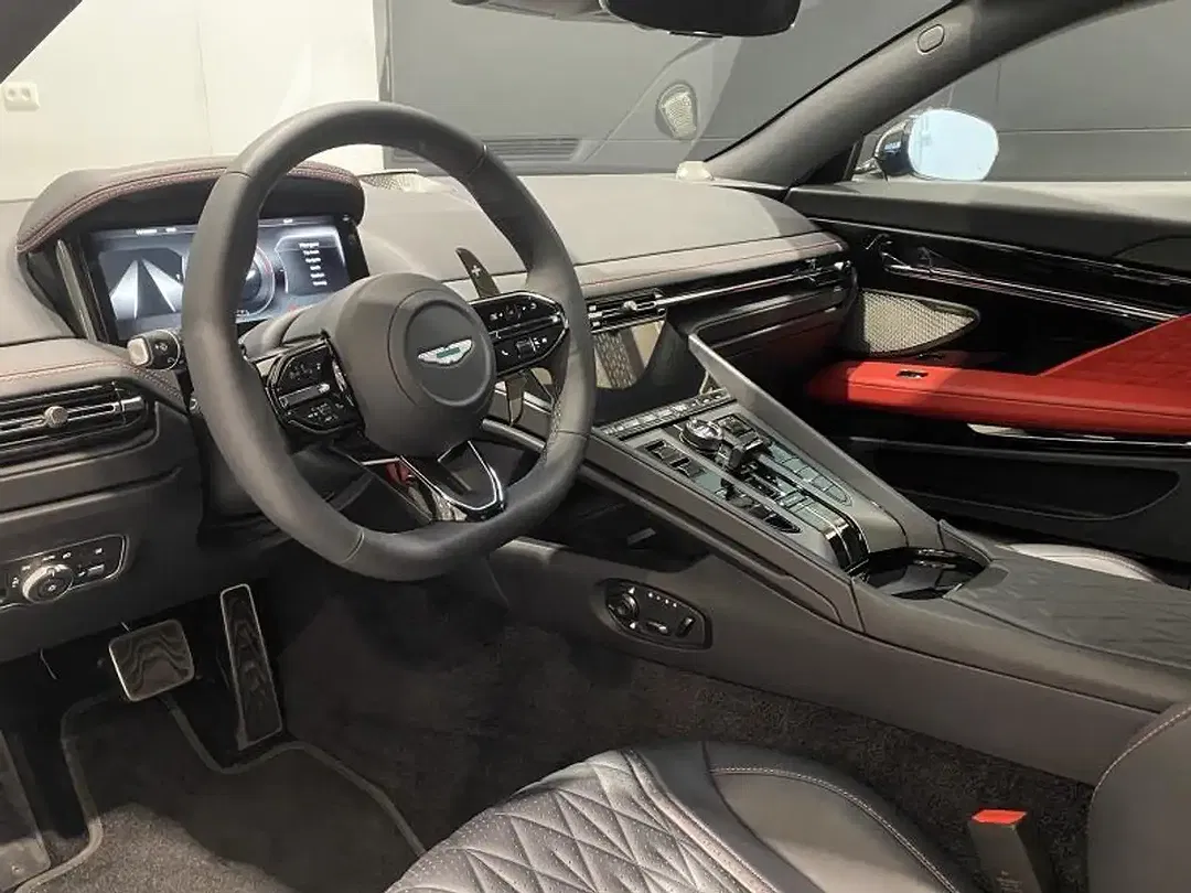 Aston Martin DB12 - Thumbnail 13