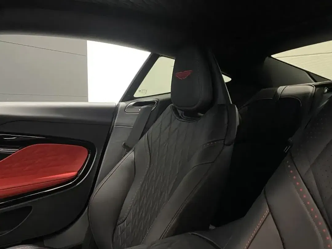 Aston Martin DB12 - Thumbnail 15