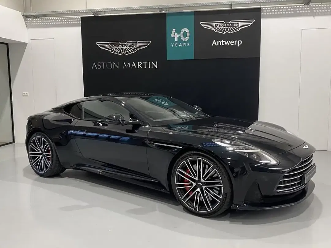 Aston Martin DB12 - Thumbnail 5