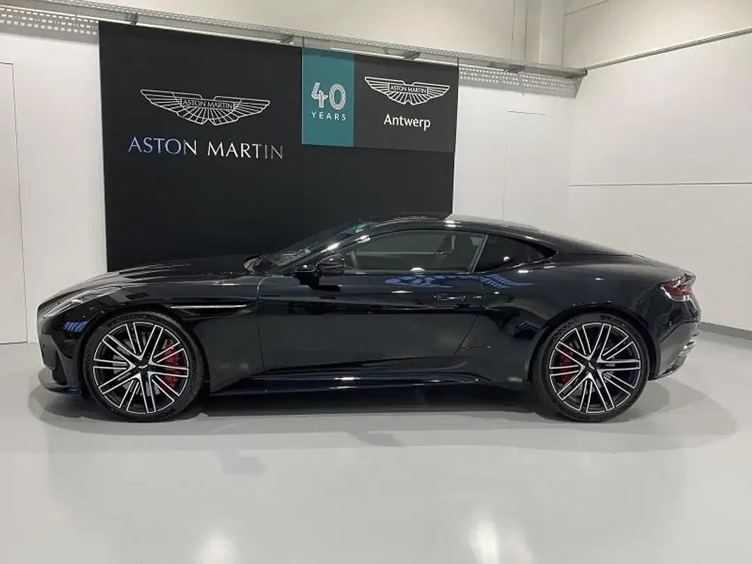 Aston Martin DB12 - Thumbnail 9